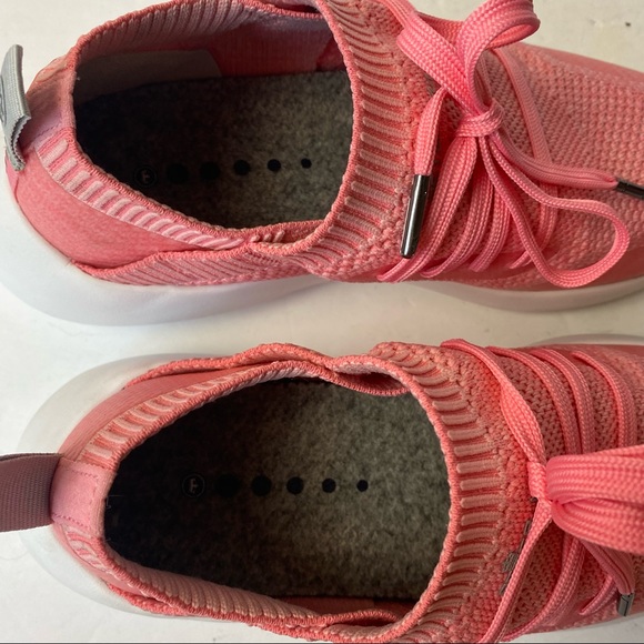Peter Millar Women's Hyperlight Glide Athleisure Sneakers Pink White Size 6 Knit - Picture 2 of 12
